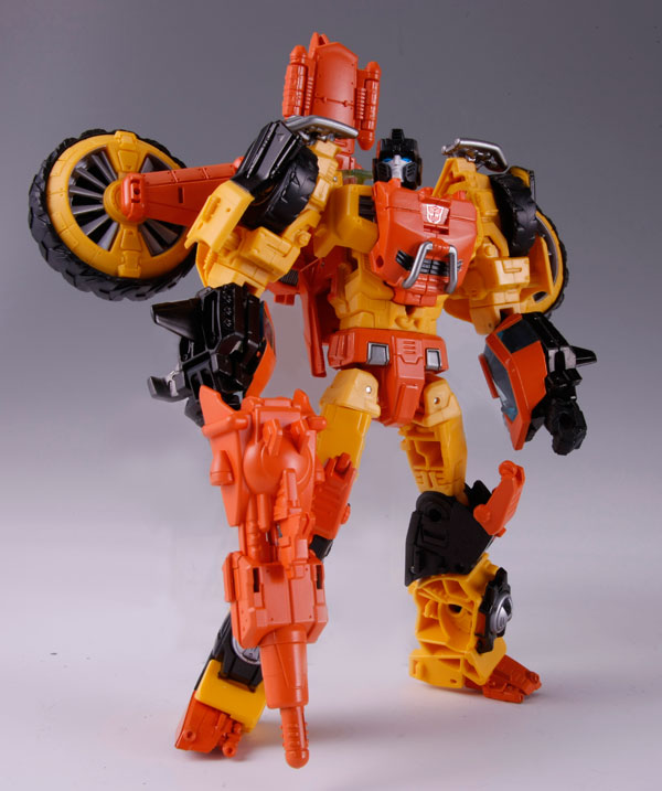 Transformers News: In Hand And Packaged Images Of TakaraTomy Generations Sandstorm