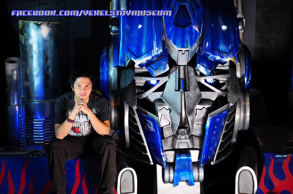 Transformers News: Life Size Movie Optimus Bust On Display At Yexel's Toy Museum