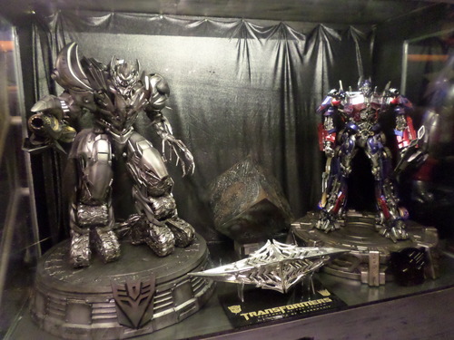 Transformers News: Life Size Movie Optimus Bust On Display At Yexel's Toy Museum