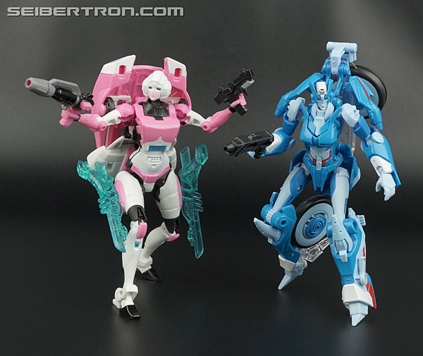 Transformers News: Generations 2014 Figures Including Arcee and Chromia Arriving at Ollie's Bargain Outlet