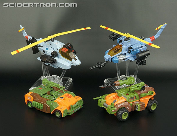 Transformers News: New Gallery: Transformers Generations Voyager Roadbuster