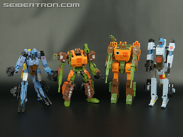 Transformers News: New Gallery: Transformers Generations Voyager Roadbuster