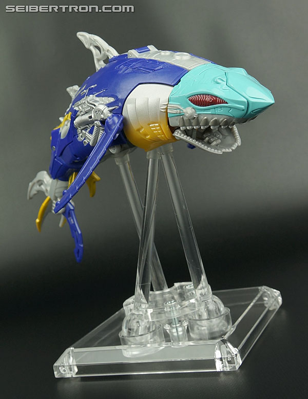 Transformers News: New Gallery: Transformers Generations Voyager Sky-Byte and Club Scourge Gallery Update