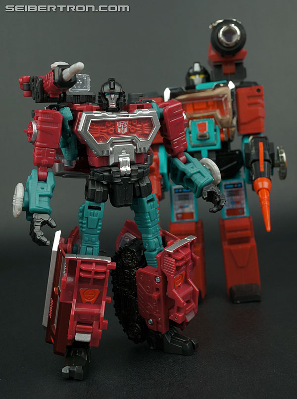 Transformers News: New Galleries: Generations Magnificus and United Perceptor