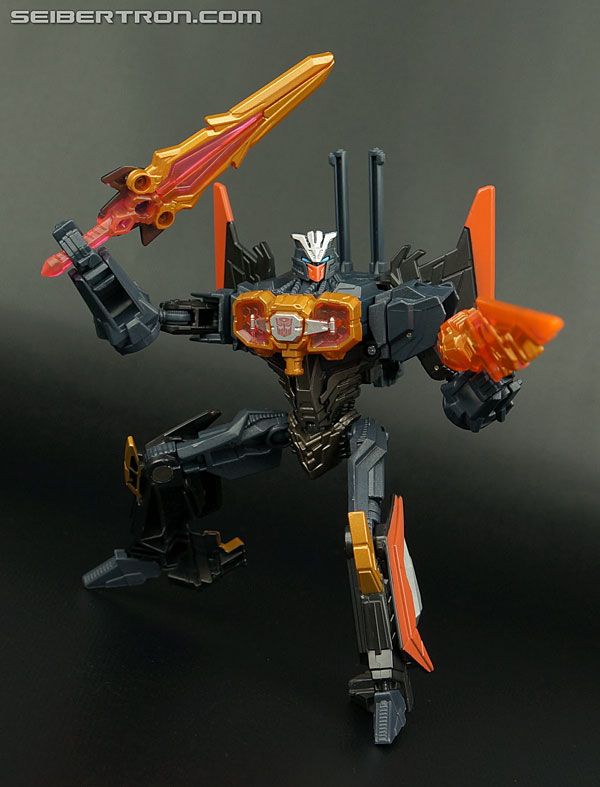 Transformers News: New Galleries: Generations TG-12 Air Raid and Arms Micron AM-29 Shockwave with Bido