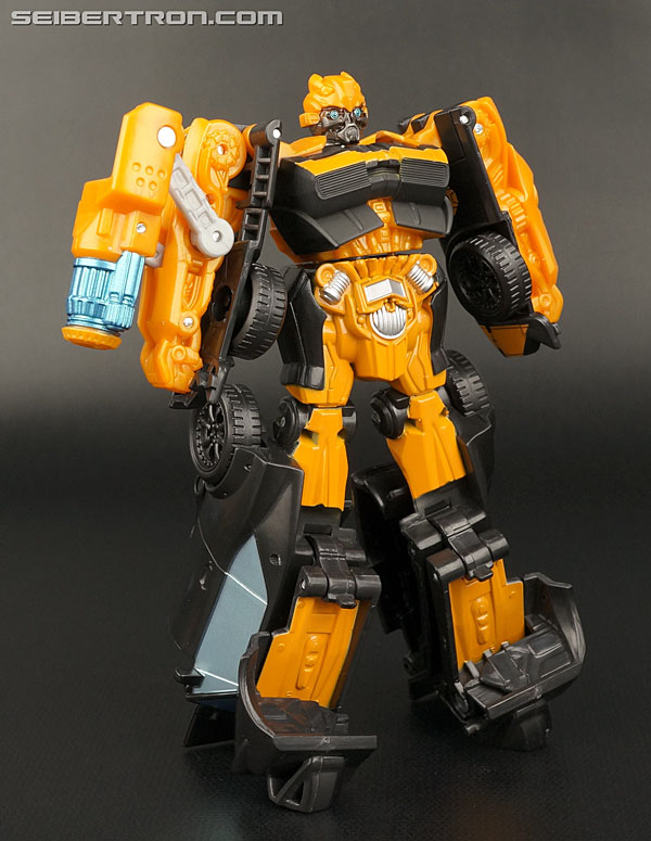 Transformers News: Video review of Chainsaw Thrash Vehicon and High Octane Bumblebee Power Attackers