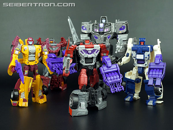 Transformers News: New Galleries: Combiner Wars Quickslinger and Brake-Neck