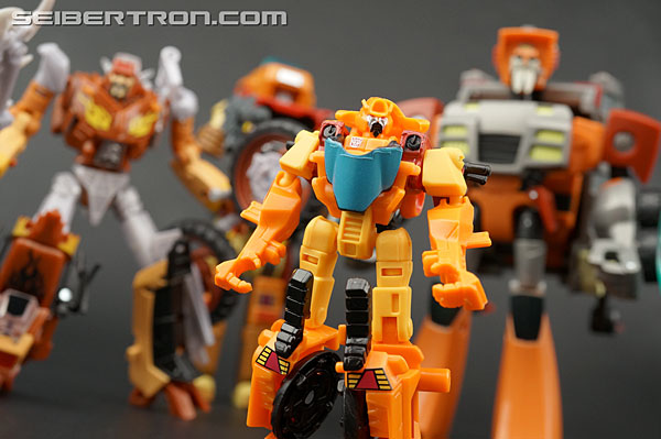 Transformers News: New Galleries: Combiner Wars Victorion and the Rust Renegades plus Legends Class Wreck-Gar