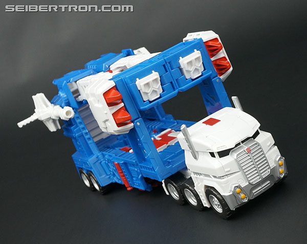 Transformers News: New Galleries: Transformers Legends LG-14 Ultra Magnus and Alpha Trion