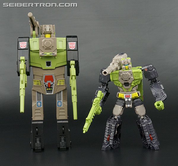 Transformers News: New Galleries: Titans Return Deluxe Hardhead with Furos
