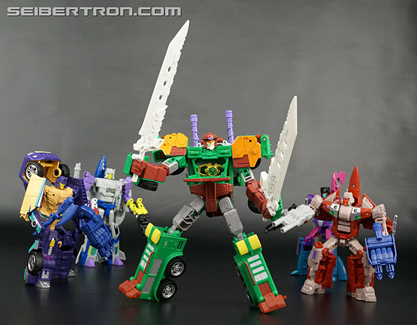 Transformers News: New Galleries: Club Subscription 4.0 Thunder Mayhem, Bludgeon, Spinister and Windsweeper