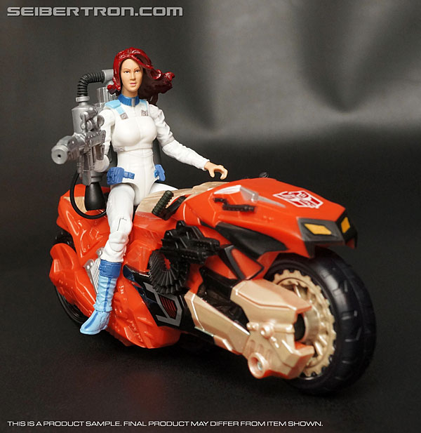 Transformers News: New Galleries: Club Exclusive Marissa Faireborn with Afterbreaker