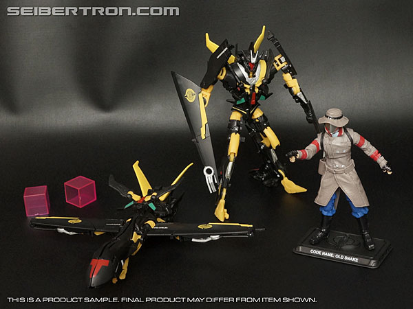 Transformers News: New Galleries: Old Snake and Stealth Battle Android Troopers from the Transformers Collector's Club