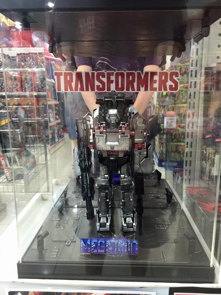 Transformers News: Singapore Contest featuring Transformers Combiner Wars Chrome Megatron