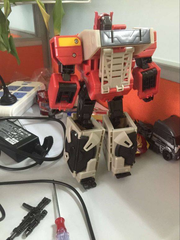 Transformers News: In-Hand Images - Transformers Titans Return Blaster, Titan Master Features