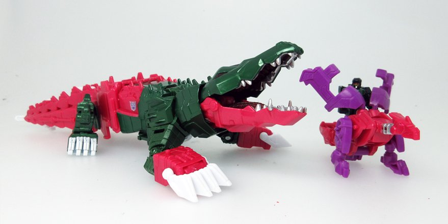 Transformers News: In-Hand Images - Takara Tomy Transformers Legends LG22 Skullbasher
