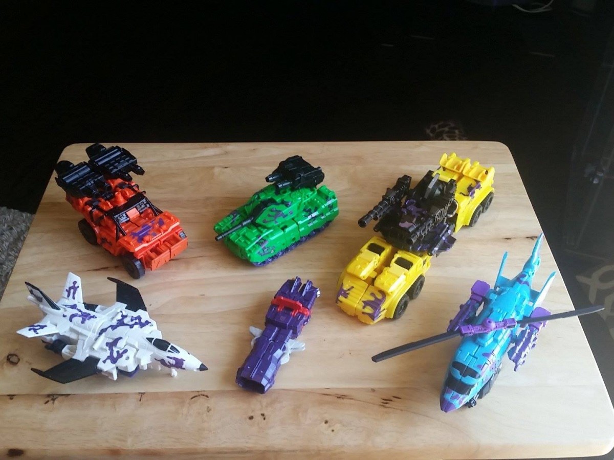 Transformers News: Transformers Combiner Wars G2 Bruticus Collector Set In-Hand