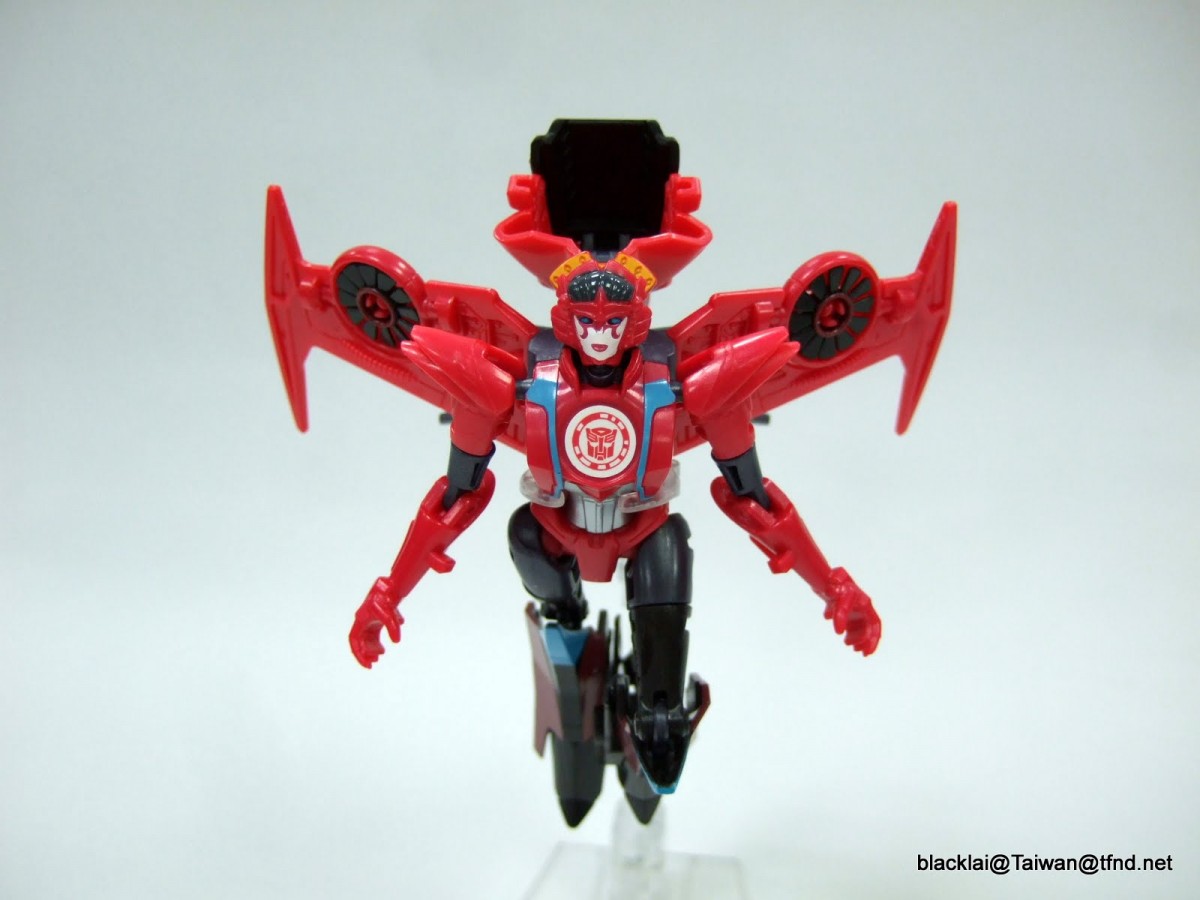 Transformers News: Transformers Robots in Disguise: RID Warrior Class Scorponok And Windblade In-Hand