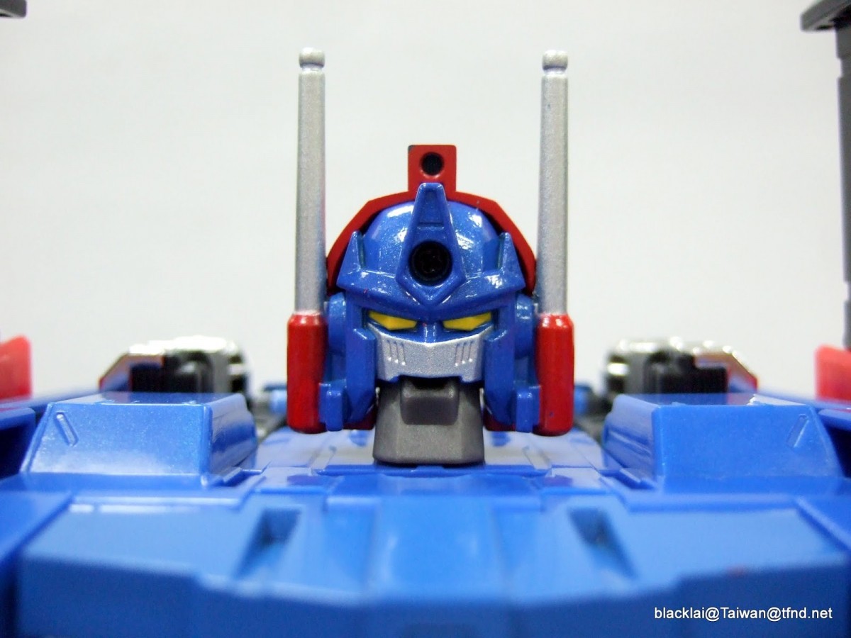 Transformers News: In-Hand Images - TakaraTomy Transformers Masterpiece MP-31 Delta Magnus