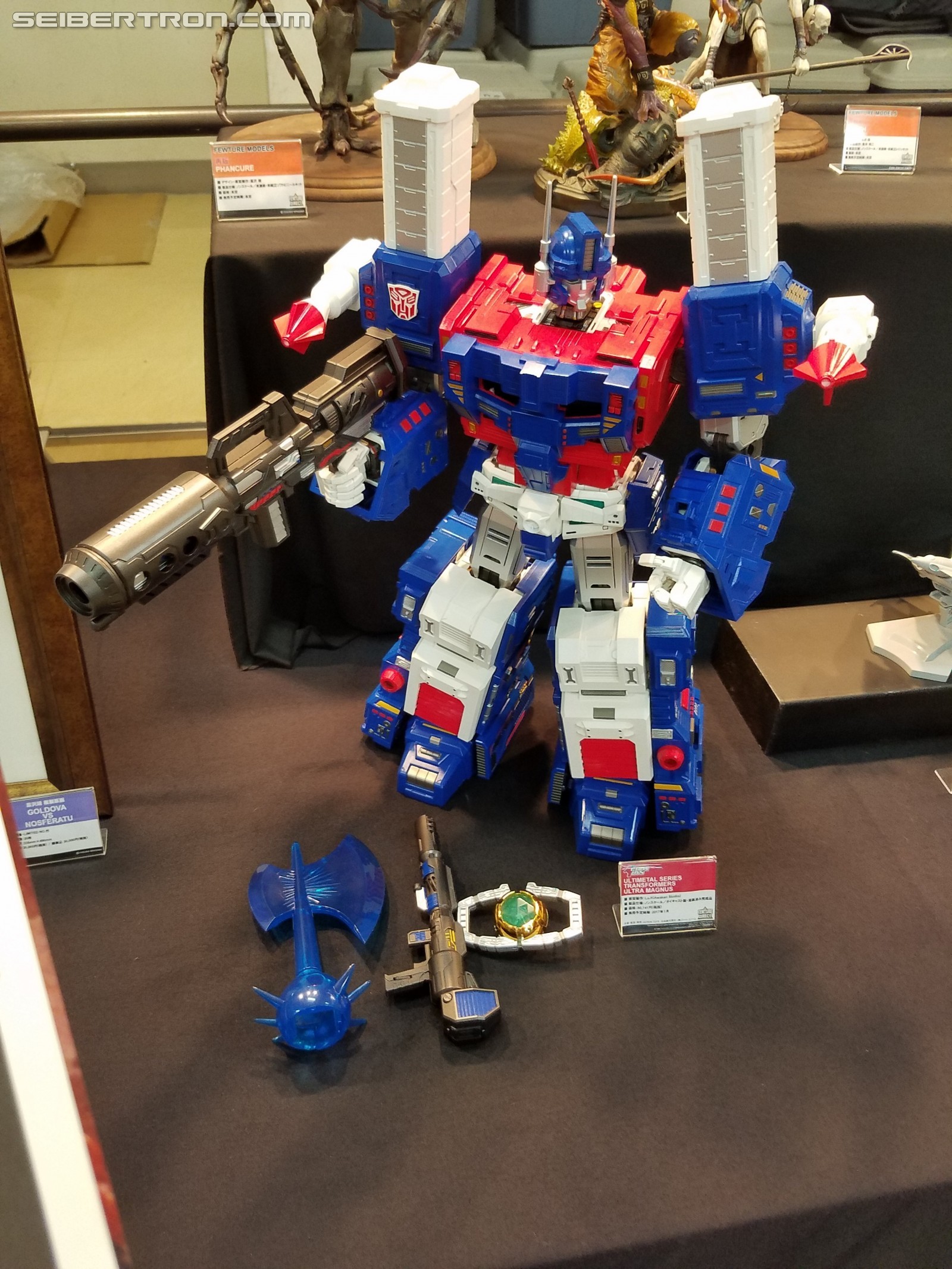 Ultimetal UM 03 Ultra Magnus revealed, along with battled damaged 