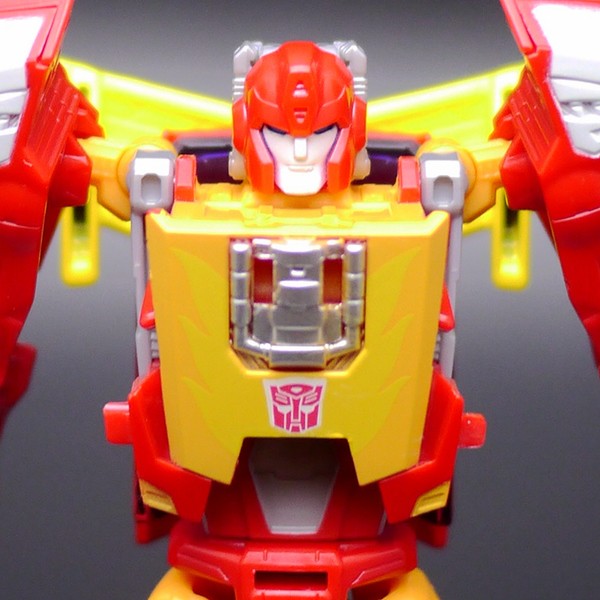 Transformers News: New In Hand Images of Titans Return Wave 3 Deluxes Hot Rod Triggerhappy Breakaway and Twinferno