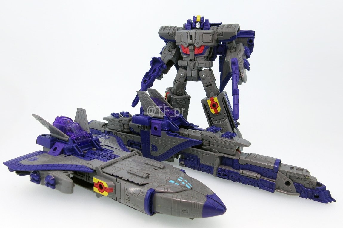 Transformers News: New Images Takara Tomy Transformers Legends LG35 Super Ginrai and LG40 Astrotrain