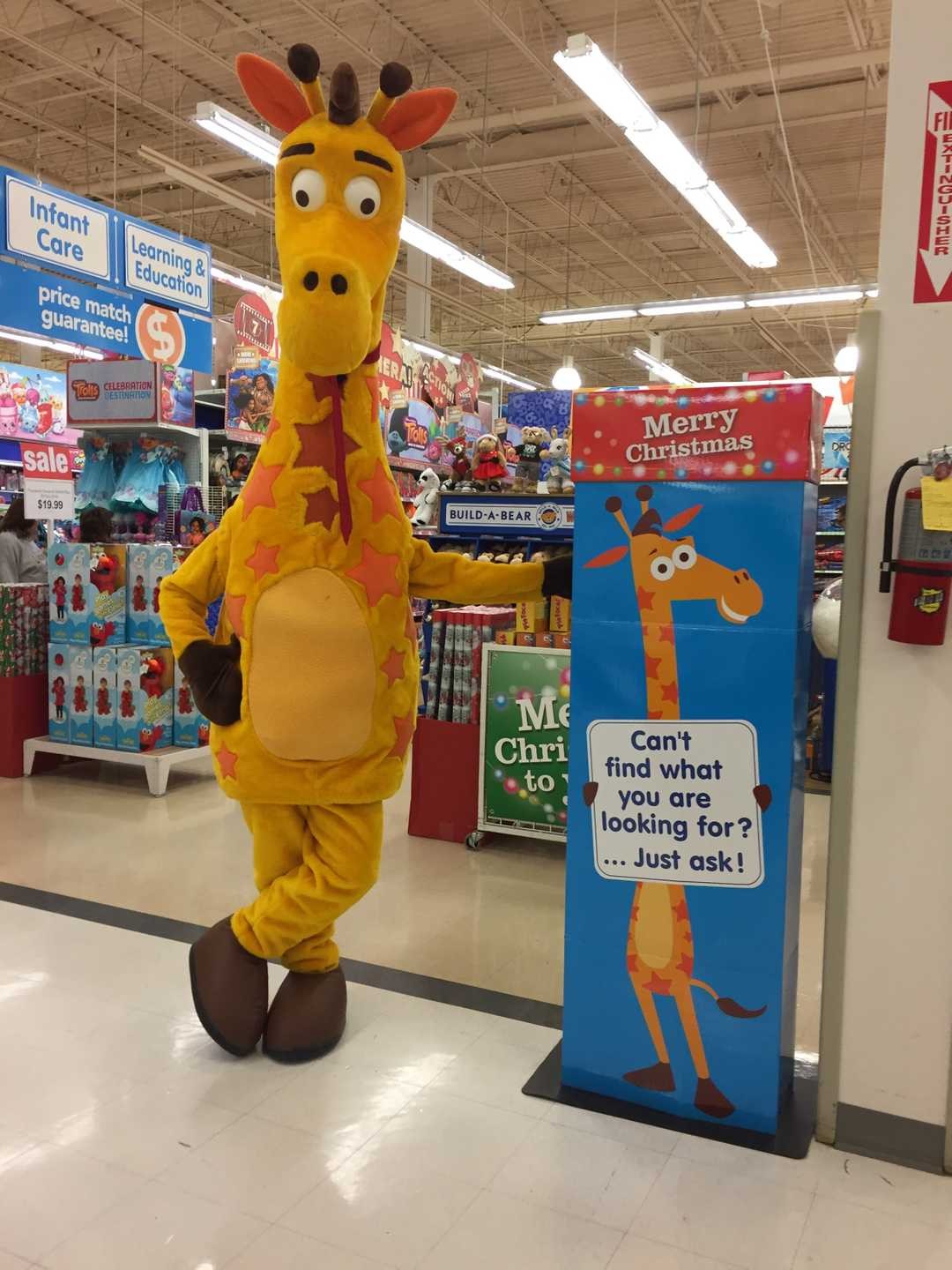 Toys 'R' Us to auction iconic mascot Geoffrey the Giraffe - ABC News