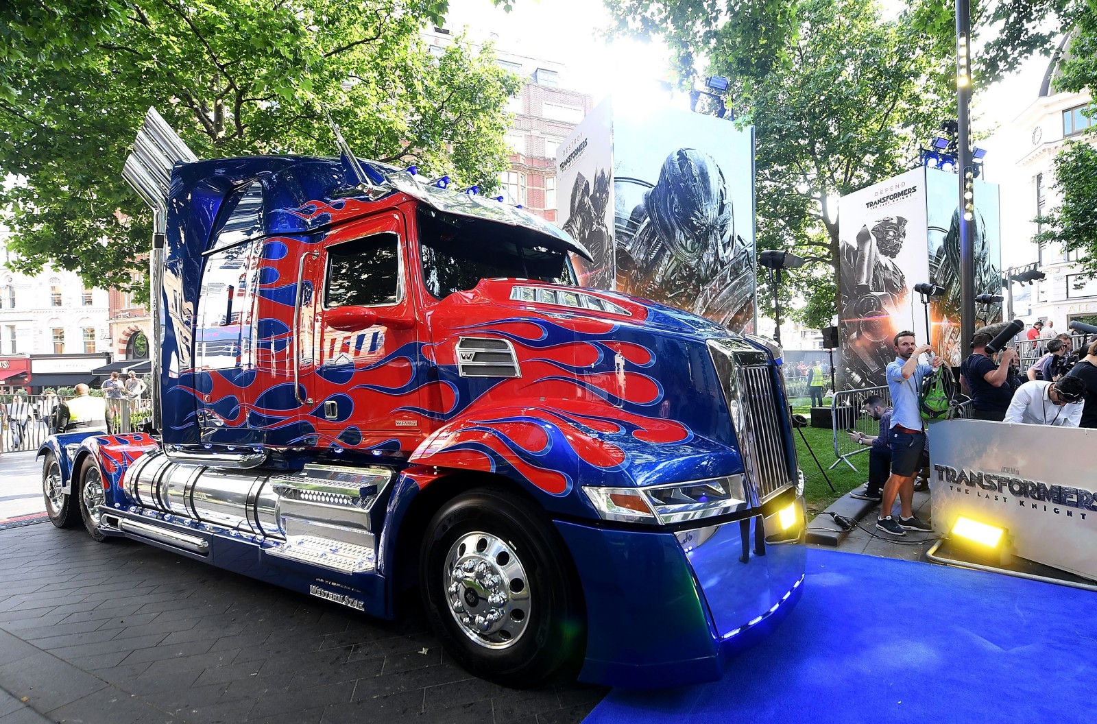 Transformers News: Phots from Transformers: The Last Knight London Premiere