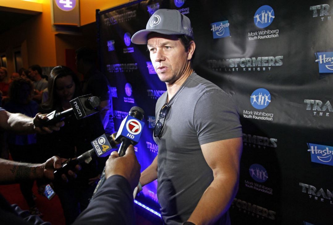 Transformers News: Hasbro CEO Brian Goldner & Mark Wahlberg at Transformers: The Last Knight Charity Screening
