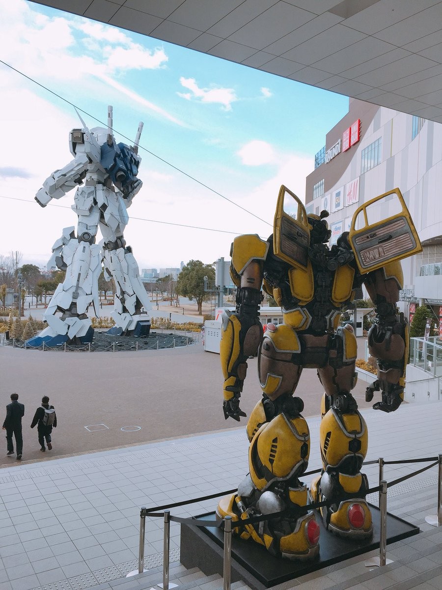Transformers News: Life-size movie Bumblebee statue stands tall in Odaiba