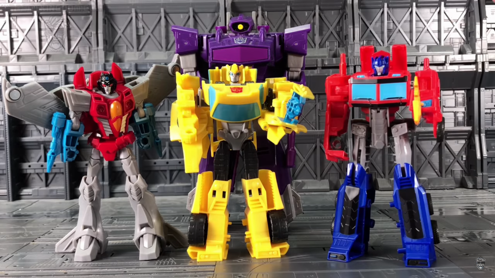 Video Reviews of Transformers Cyberverse Bumblebee and Optimus Prime