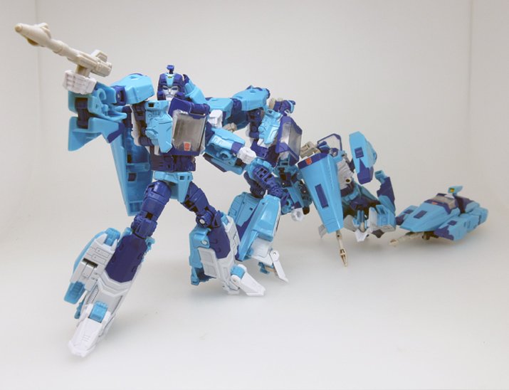 New Images of Takara Tomy Transformers Legends LG25 Blurr and LG26