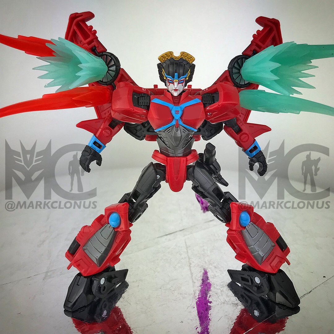 Transformers: Legacy Deluxe Prime Universe Knock Out