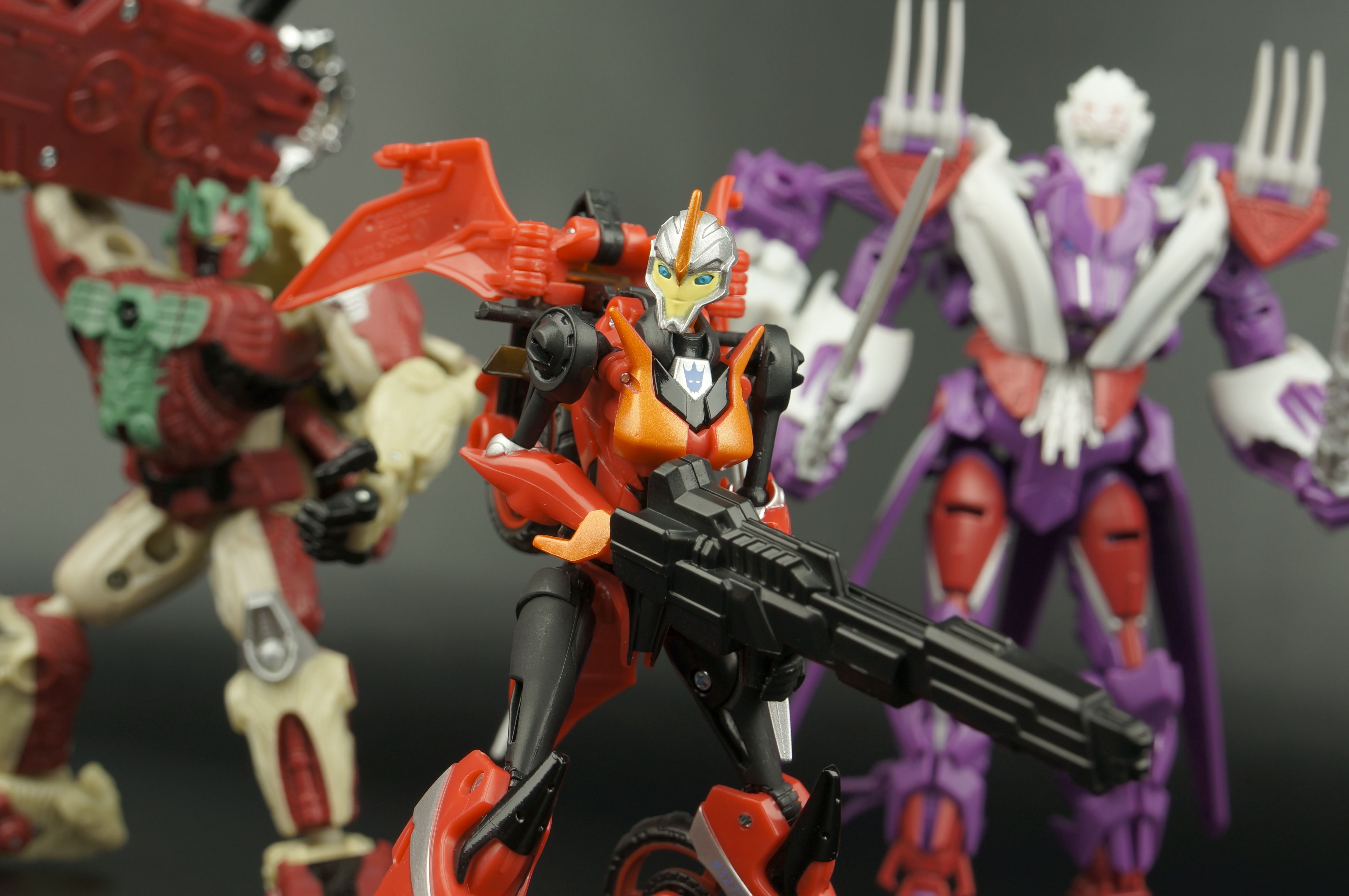 New Galleries: BotCon 2014 Knights Alpha Trizer, Flareup, Apelinq