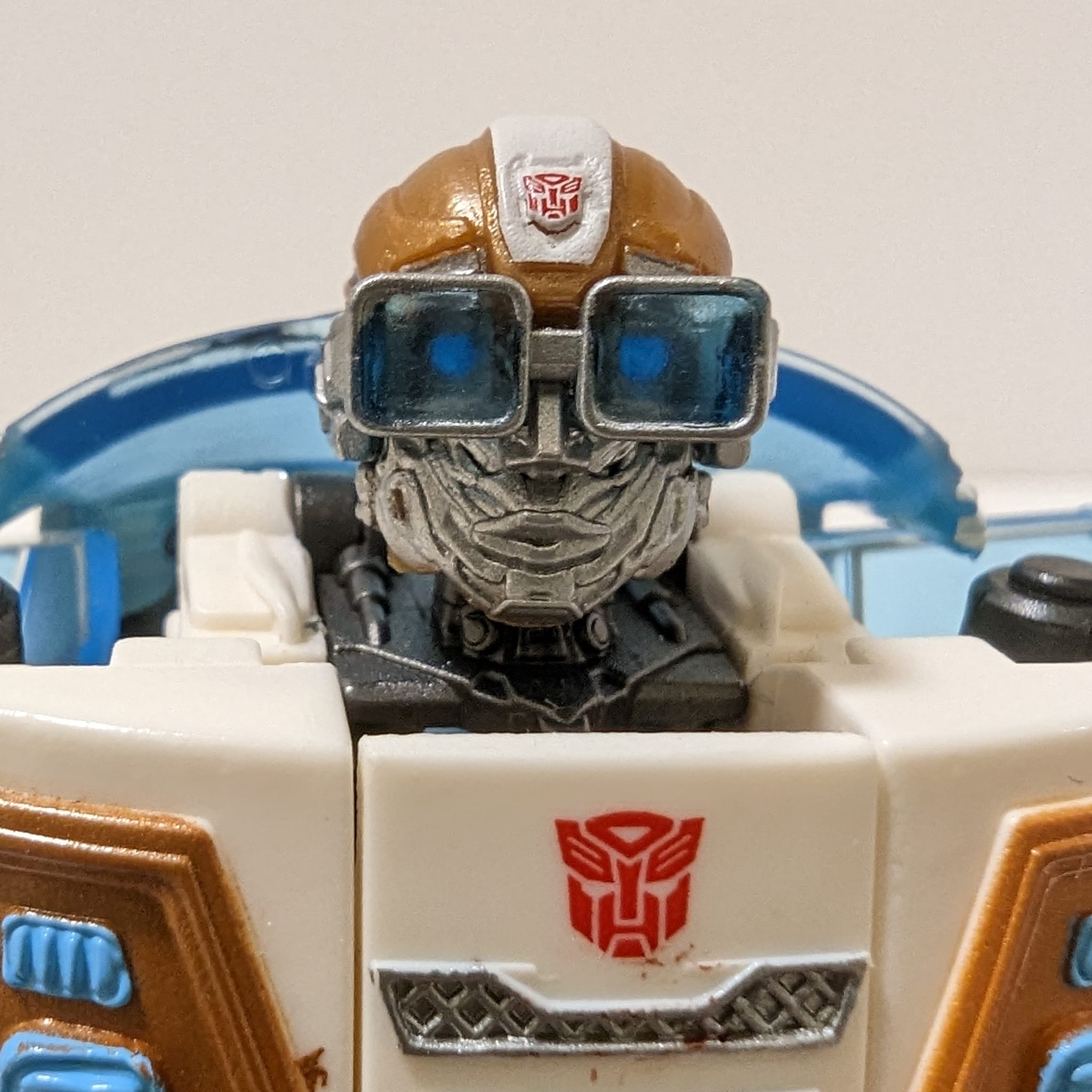 Customs: - Voyager Wheeljack Head