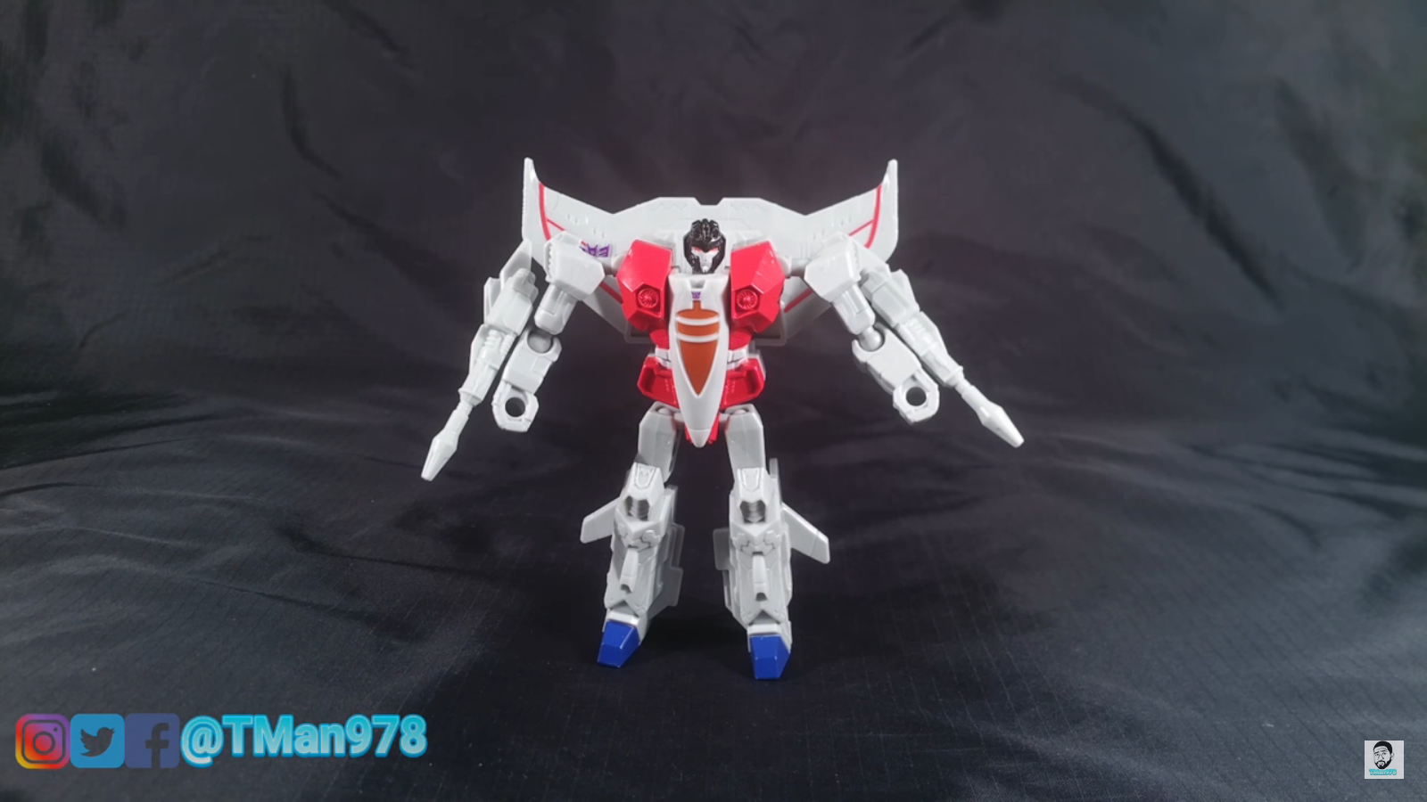 Video Review of Transformers Authentics Starscream