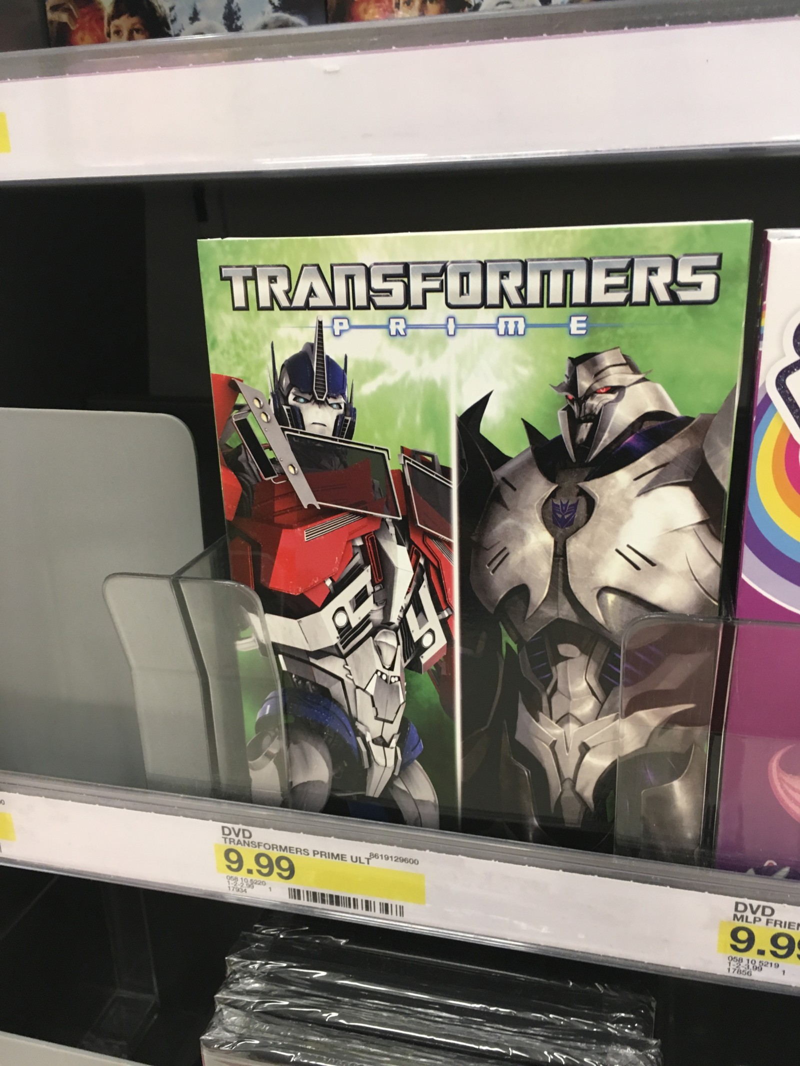 Transformers News: Transformers: Prime Ultimate rivals on DVD sighted in New York!