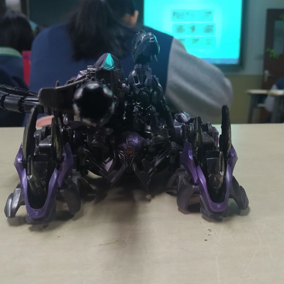 Transformers News: In Hand Images Of Studio Series Shockwave and Mixmaster (Including Head Mode!)