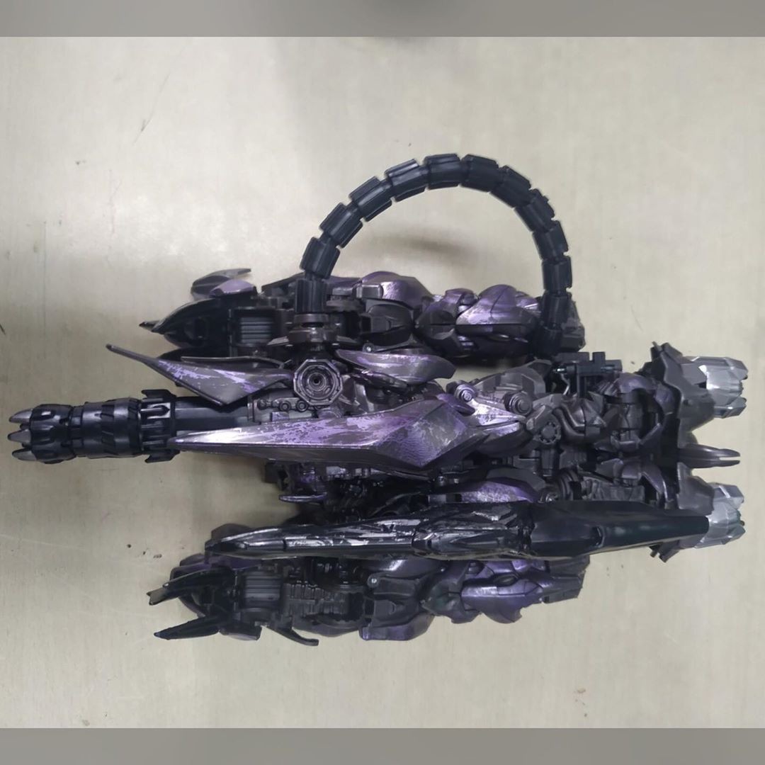 Transformers News: In Hand Images Of Studio Series Shockwave and Mixmaster (Including Head Mode!)
