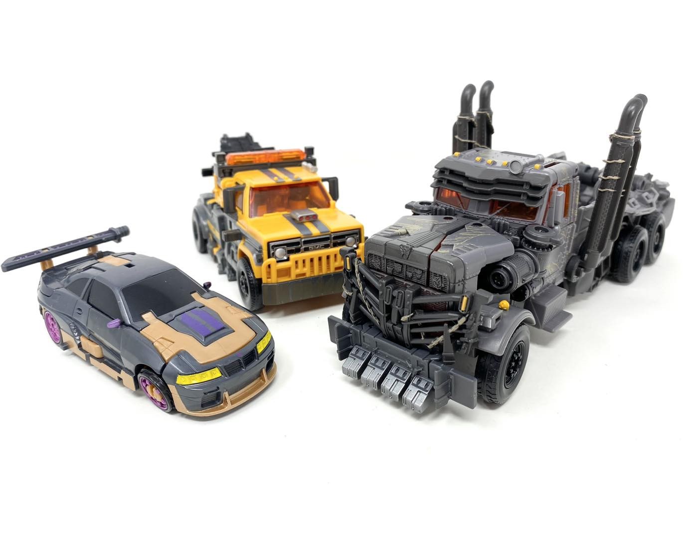 Transformers News: New Images of Transformers Studio Series Leader ROTB Scourge