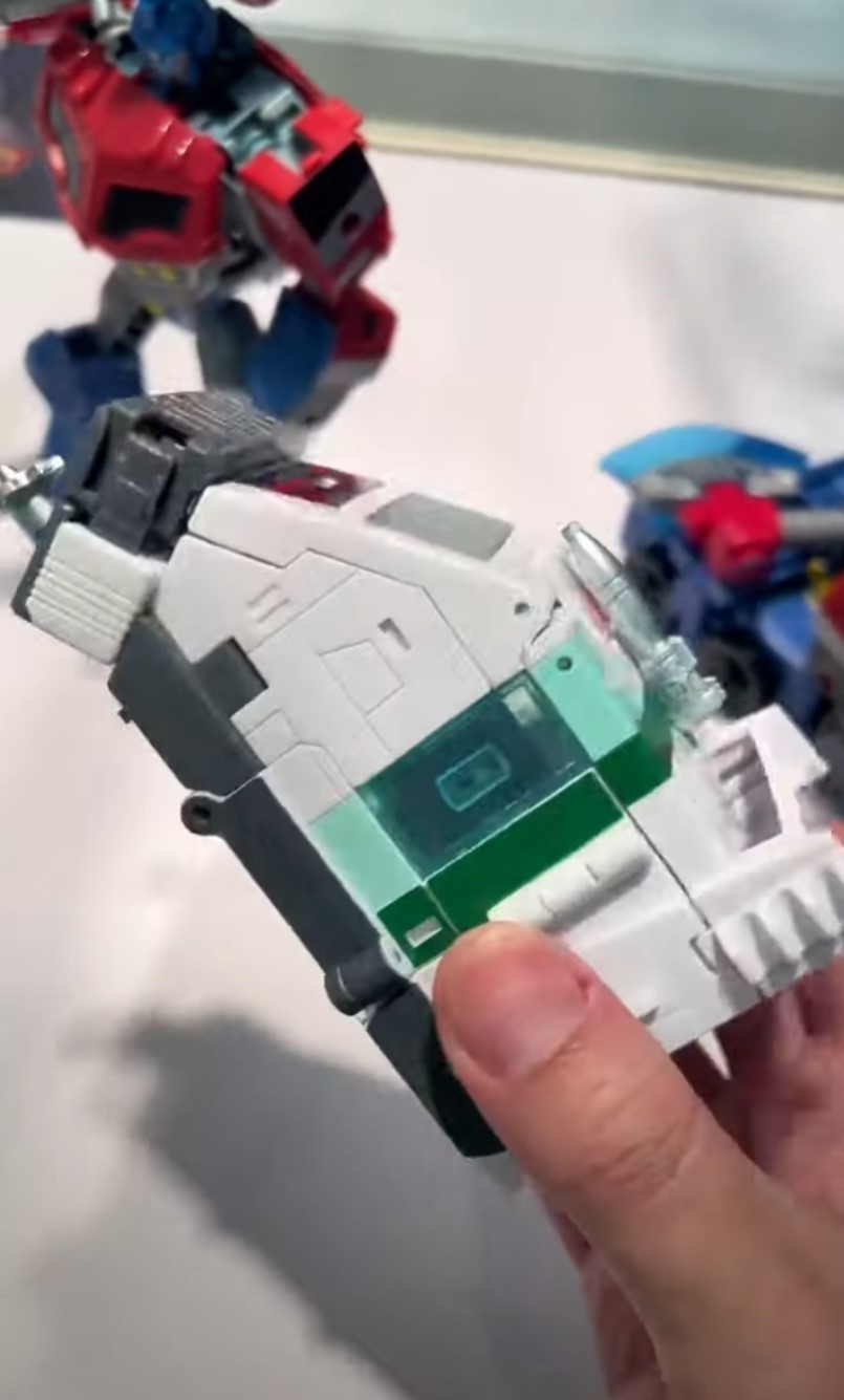 Transformers News: First Look and Hands On Video with Legacy Origin Wheeljack