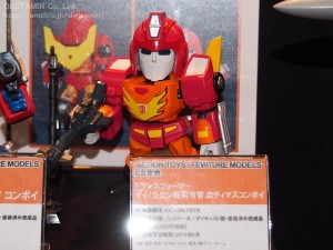 Transformers News: Images for Fewture Transformers ES Model Convoy and Rodimus