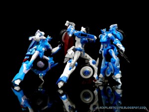 Pictorial Review - Transformer SDCC 2015 Combiner Hunters Chromia
