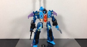 Transformers News: Video Review of Generations Voyager Double Dealer