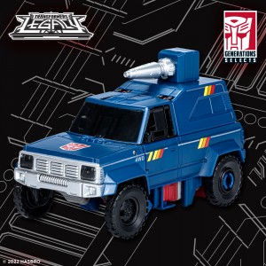 Transformers News: Hasbro Reveals Generations Selects DK-3 Breaker with Preorders Now Live