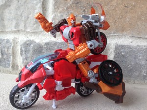 Transformers News: Pictorial Review of Transformers Power of the Primes Wreck-Gar
