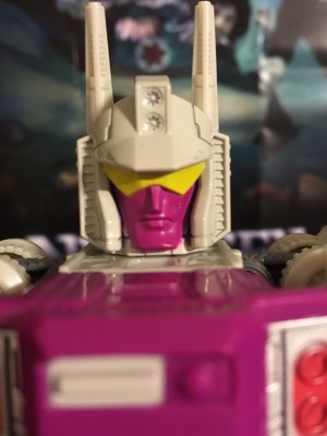 Transformers News: In Hand Images of Hun-Gurr from Power of the Primes with First Look at Torso Mode