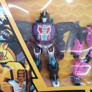 Transformers News: Buzzworthy Worlds Collide Set Found At Walmart but not in System + More Pics