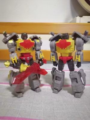Transformers News: First Look at Prime Starscream and G1 Grimlock from Transformer RED Series