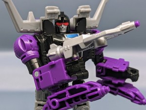 Transformers News: Video Review of Legacy Shrapnel Shows How you Can Make Sure you don't Have Mismatched Parts